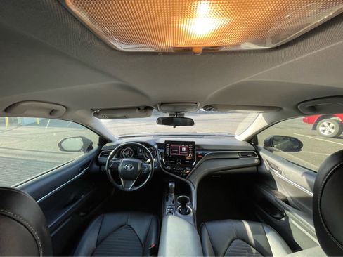 Used 2021 Toyota Camry SE image 12