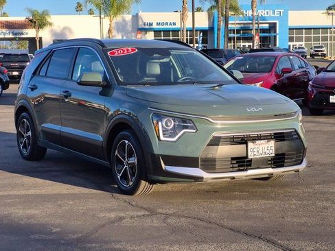 Used 2023 Kia Niro EX image 3
