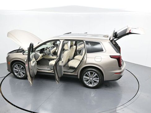 Used 2022 Cadillac XT6 Premium Luxury image 49