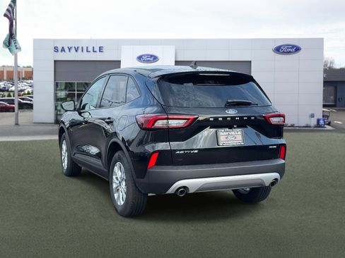 Used 2025 Ford Escape Active w/ Cold Weather Package image 5