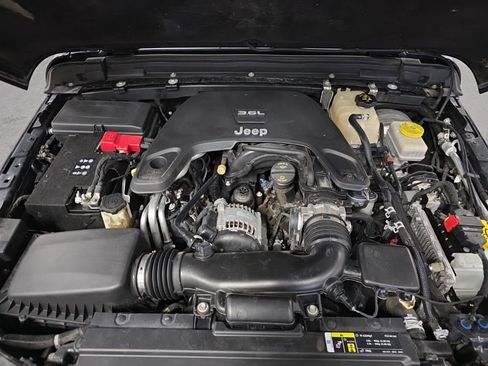 Used 2019 Jeep Wrangler Sport AWD/4WD image 36