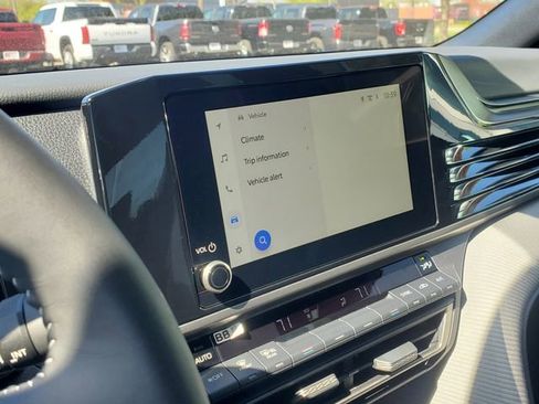 Used 2025 Toyota Camry SE FWD image 27