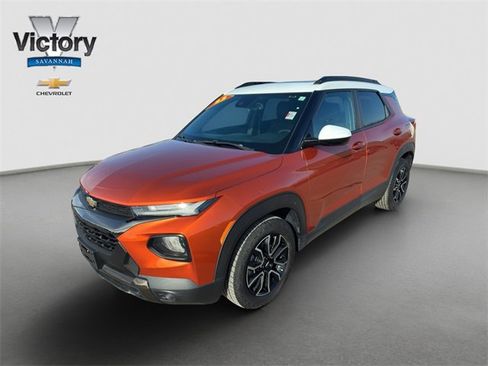 Used 2023 Chevrolet TrailBlazer ACTIV w/ Sun and Liftgate Package image 3