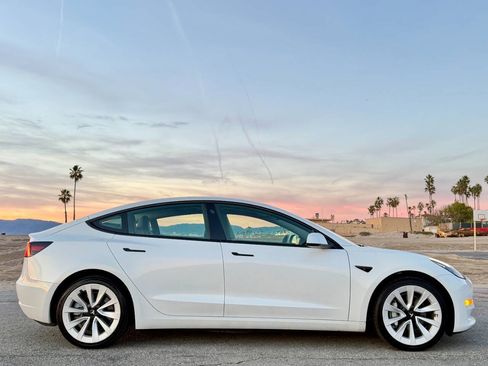 Used 2023 Tesla Model 3 Standard Range RWD image 5