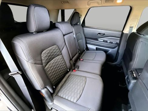 Used 2025 Nissan Pathfinder SV FWD image 20
