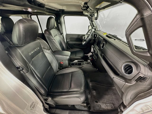 Used 2022 Jeep Wrangler Unlimited Sahara w/ Cold Weather Group AWD/4WD image 33