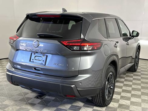 Used 2024 Nissan Rogue SV image 8