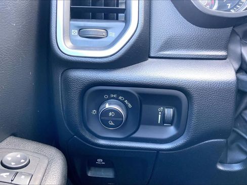 Used 2023 RAM 1500 Big Horn AWD/4WD image 65