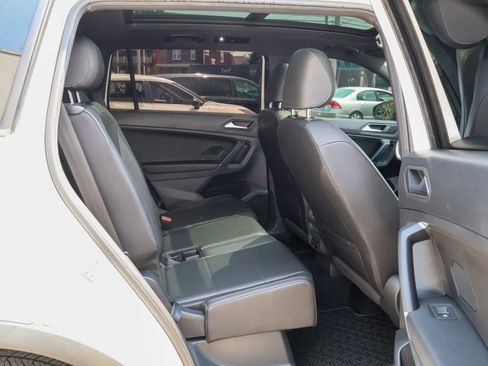 Used 2020 Volkswagen Tiguan SE R-Line w/ 3rd Row Seat Package AWD/4WD image 28