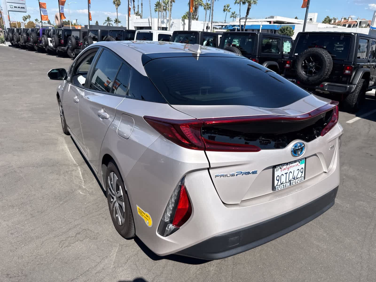 Used 2022 Toyota Prius Prime XLE FWD image 16