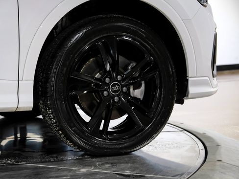 Used 2024 Audi Q3 2.0T Premium Plus w/ Premium Plus Package image 60