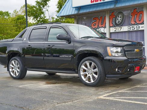 Used 2013 Chevrolet Avalanche LT AWD/4WD image 25