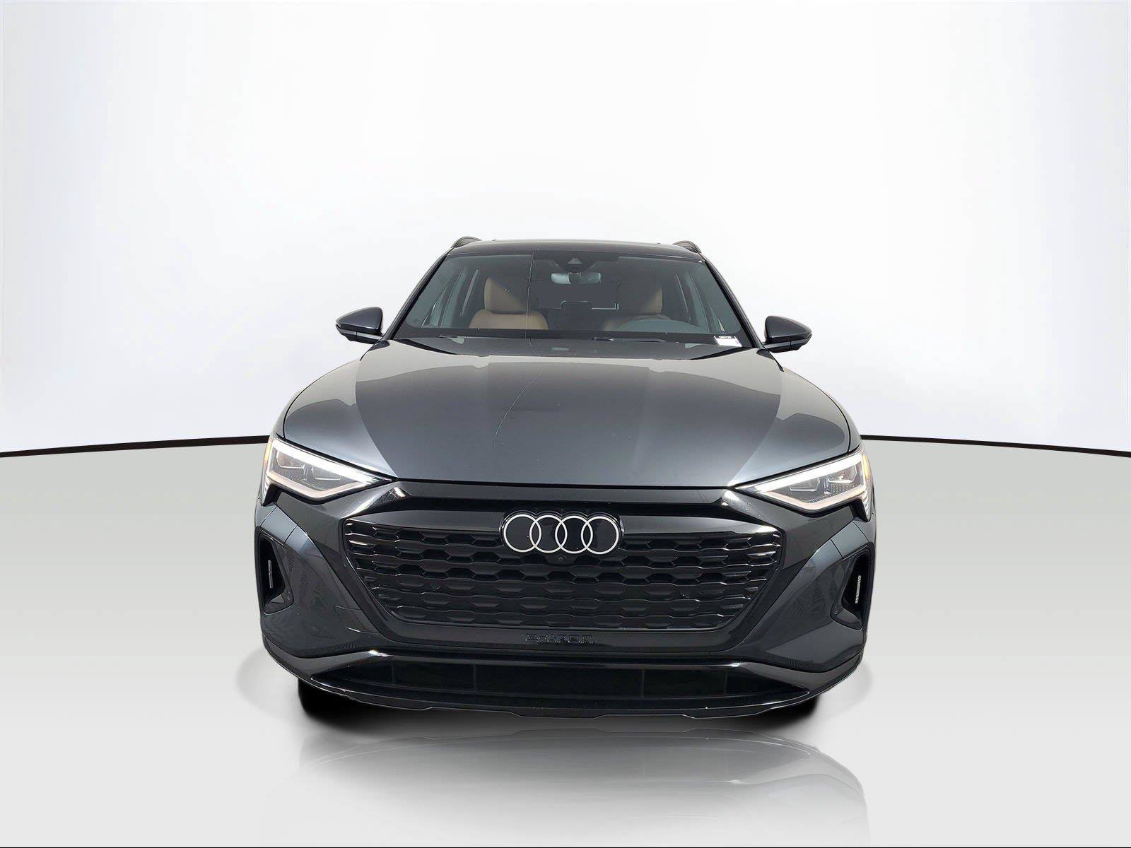 Used 2024 Audi Q8 e-tron Premium Plus w/ Premium Plus Package AWD/4WD image 2