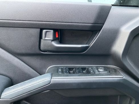 Used 2025 Toyota 4Runner SR5 image 12