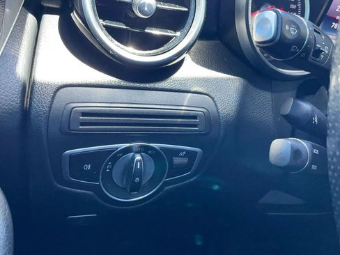 Used 2019 Mercedes-Benz GLC 300 4MATIC image 24