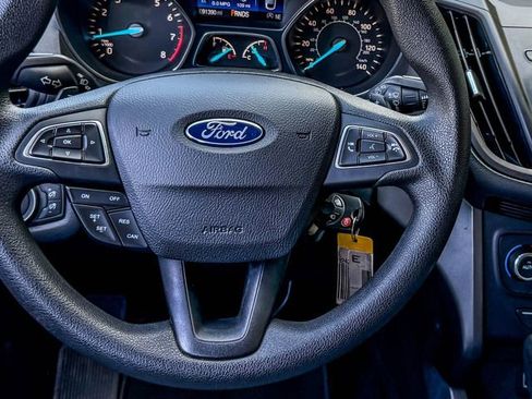 Used 2017 Ford Escape SE image 30