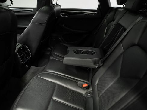 Certified 2023 Porsche Macan S AWD/4WD image 32