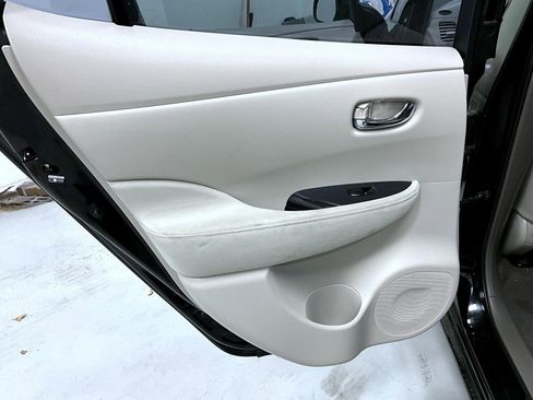Used 2012 Nissan Leaf SL image 20