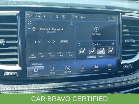 Used 2023 Chrysler Pacifica Touring FWD image 13