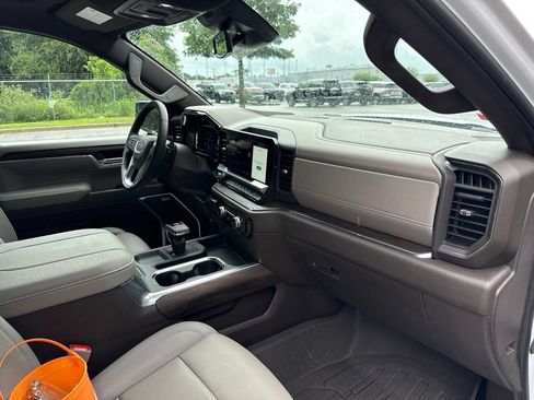 Used 2024 GMC Sierra 1500 SLT w/ SLT Premium Package AWD/4WD image 11