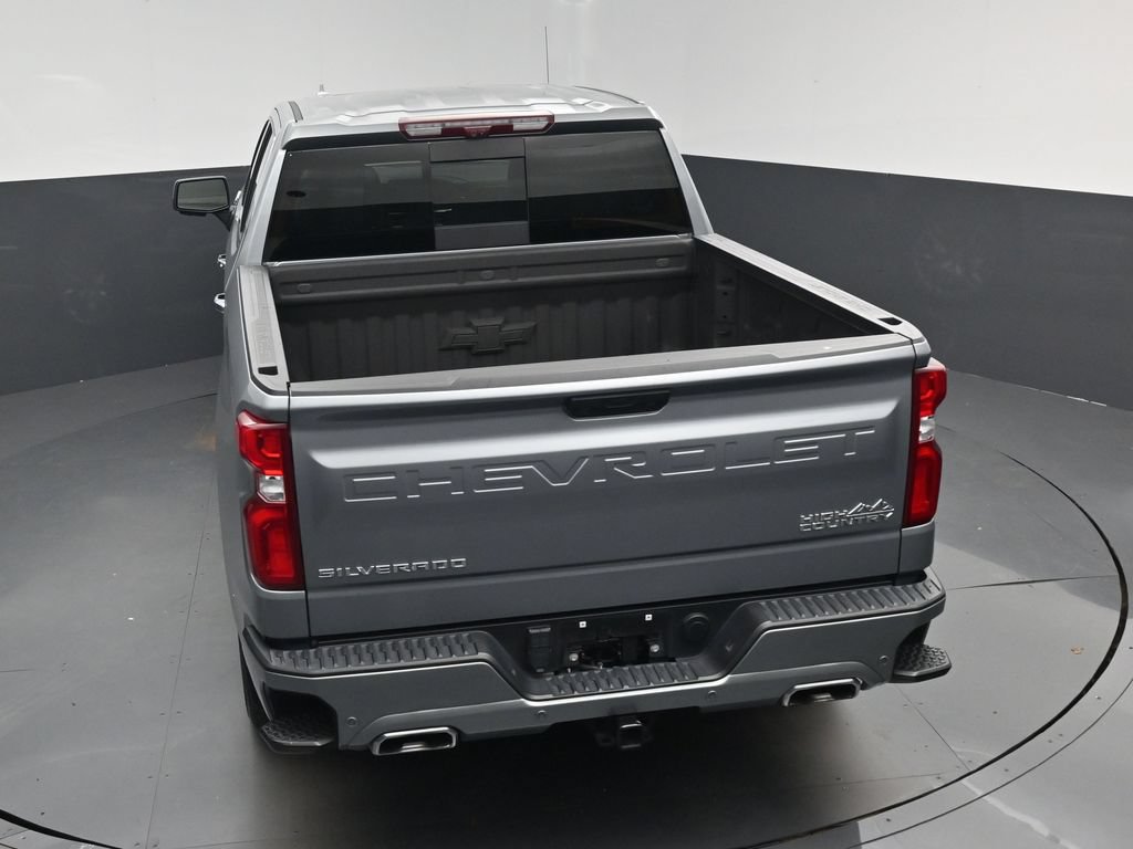 Used 2025 Chevrolet Silverado 1500 High Country w/ Technology Package AWD/4WD image 23