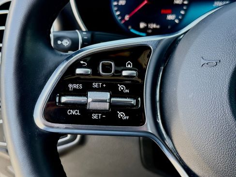 Used 2023 Mercedes-Benz GLC 300 4MATIC Coupe image 33