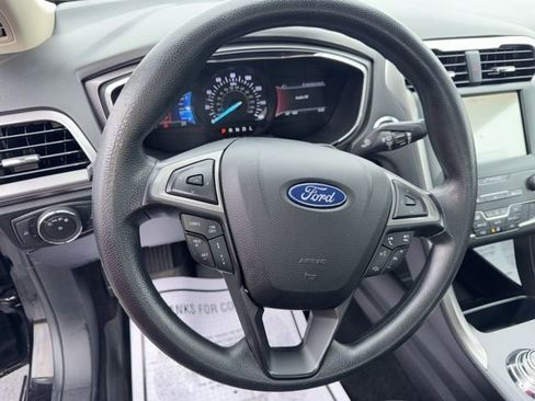 Used 2020 Ford Fusion SE image 11