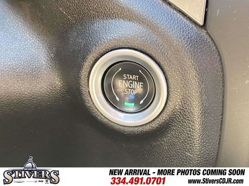Used 2022 Chevrolet Silverado 1500 LT AWD/4WD image 59