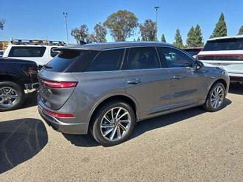 Used 2024 Lincoln Corsair Grand Touring AWD/4WD image 4
