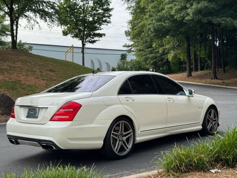 Used 2011 Mercedes-Benz S 63 AMG w/ Driver Assistance Pkg image 20