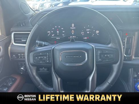 Used 2023 GMC Yukon Denali Ultimate image 6