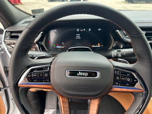 New 2025 Jeep Grand Cherokee L Summit image 14