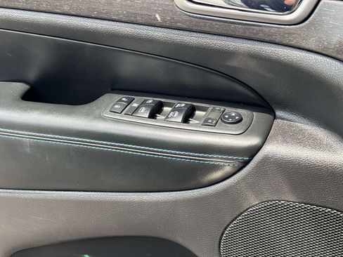Used 2018 Jeep Grand Cherokee Laredo AWD/4WD image 18
