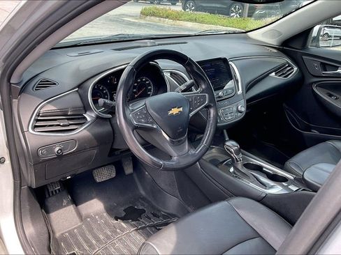 Used 2021 Chevrolet Malibu LT w/ Leather Package image 13