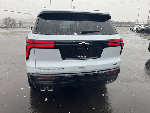 New 2026 Chevrolet Traverse RS w/ LPO, Floor Liner Package image 4