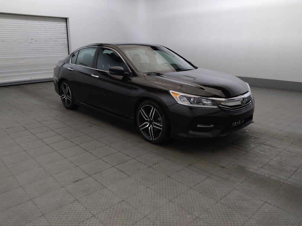 Used 2017 Honda Accord Sport image 11