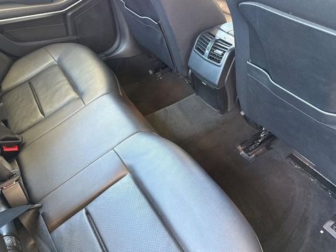 Used 2014 Mercedes-Benz E 350 4MATIC Sedan image 32