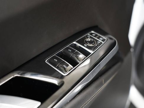 Used 2025 Cadillac Escalade Premium Luxury AWD/4WD image 30