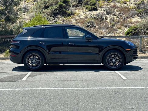 New 2025 Porsche Cayenne image 9