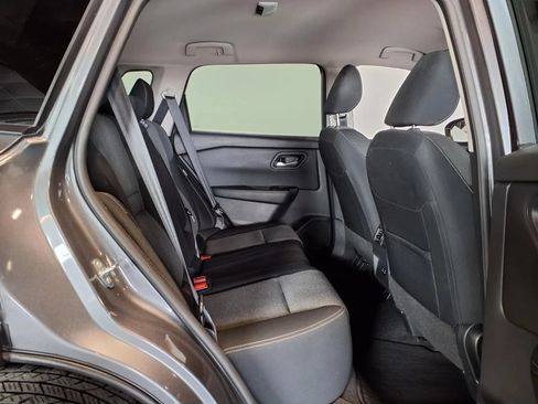 Used 2025 Nissan Rogue SV AWD/4WD image 11