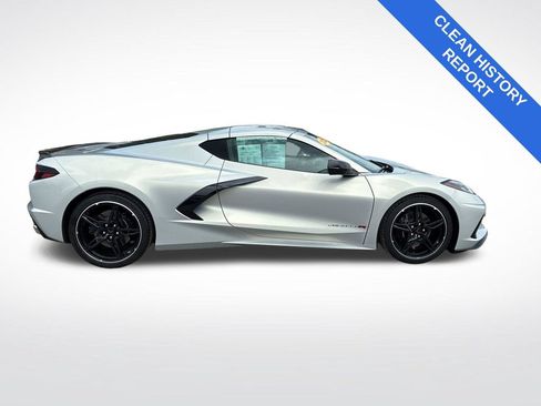 Used 2023 Chevrolet Corvette Stingray Coupe RWD image 2