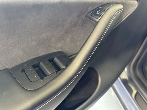 Used 2023 Tesla Model Y Long Range AWD/4WD image 18