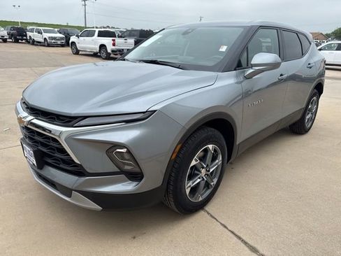Used 2025 Chevrolet Blazer LT AWD/4WD image 1