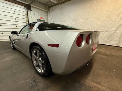 Used 2005 Chevrolet Corvette Coupe w/ Preferred Equipment Group image 8
