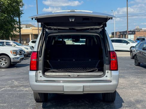 Used 2018 Chevrolet Suburban Premier AWD/4WD image 39