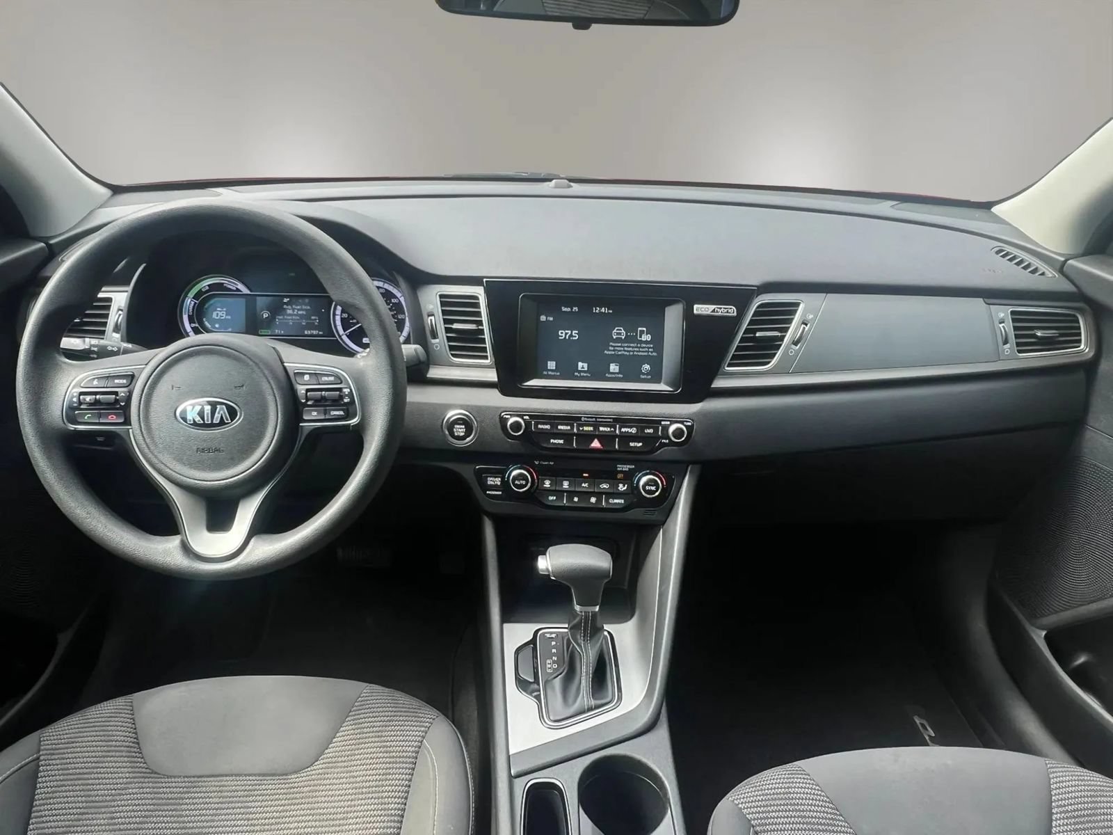 Used 2017 Kia Niro LX FWD image 19
