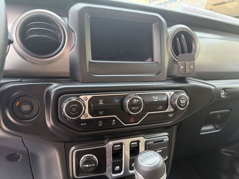 Used 2023 Jeep Wrangler Sport AWD/4WD image 12