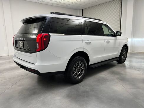 Used 2025 Ford Expedition Active RWD image 9