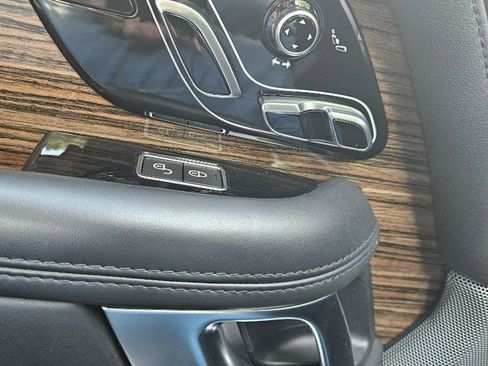 Used 2018 Land Rover Range Rover Supercharged image 35