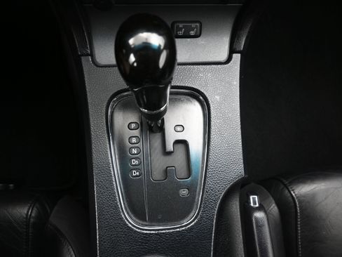 Used 2004 Ford Thunderbird image 16